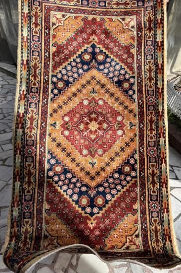 絨毯（トルコ絨毯・ヘレケ・トライバルラグ・ペルシャ絨毯など