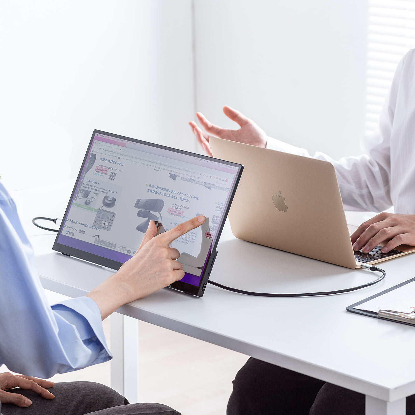 USB Type-Cケーブル1本で使える15.6型マルチタッチ対応モバイル