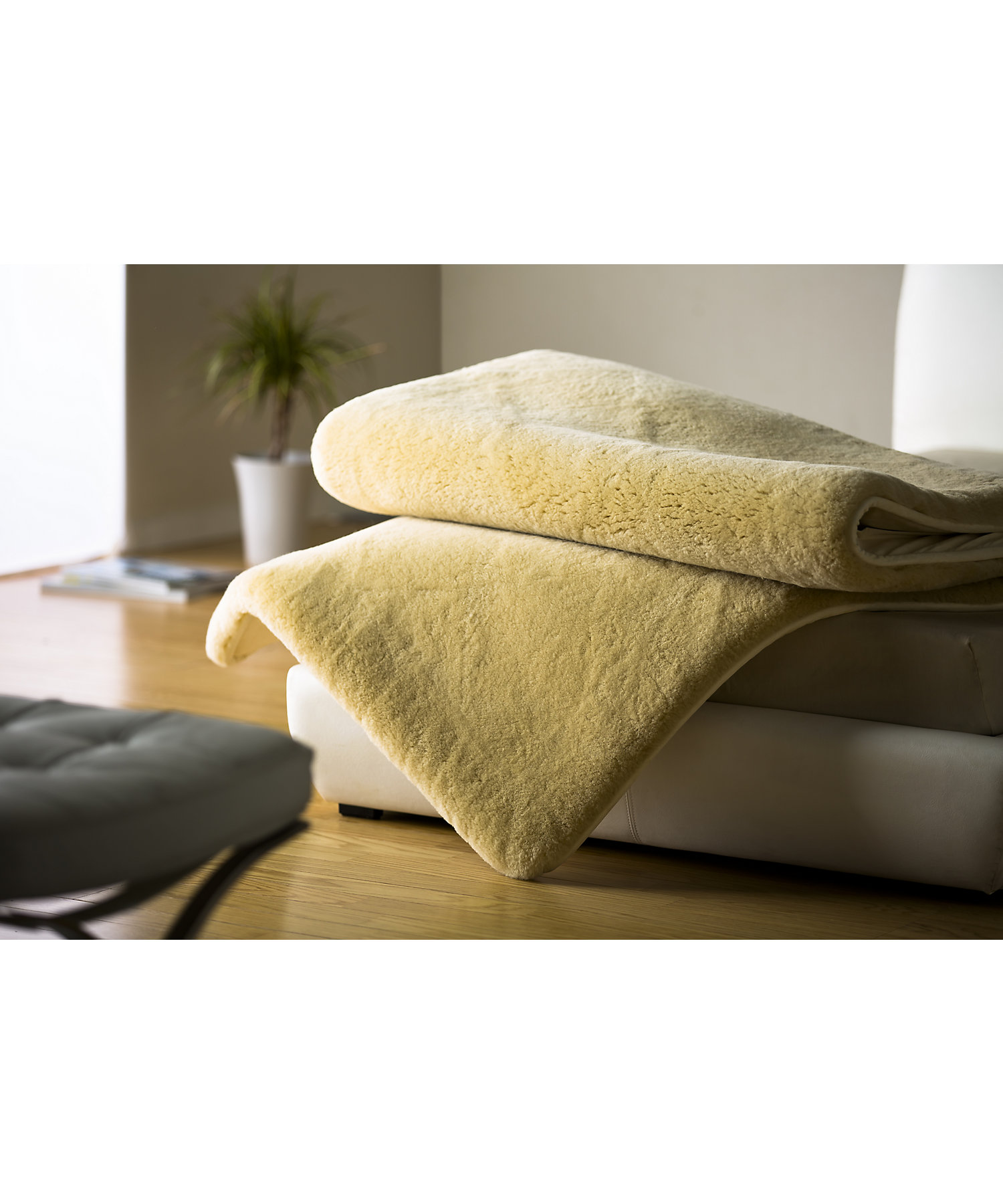 西川 ロイヤルシープトン ムートンシーツ（IJA4505511