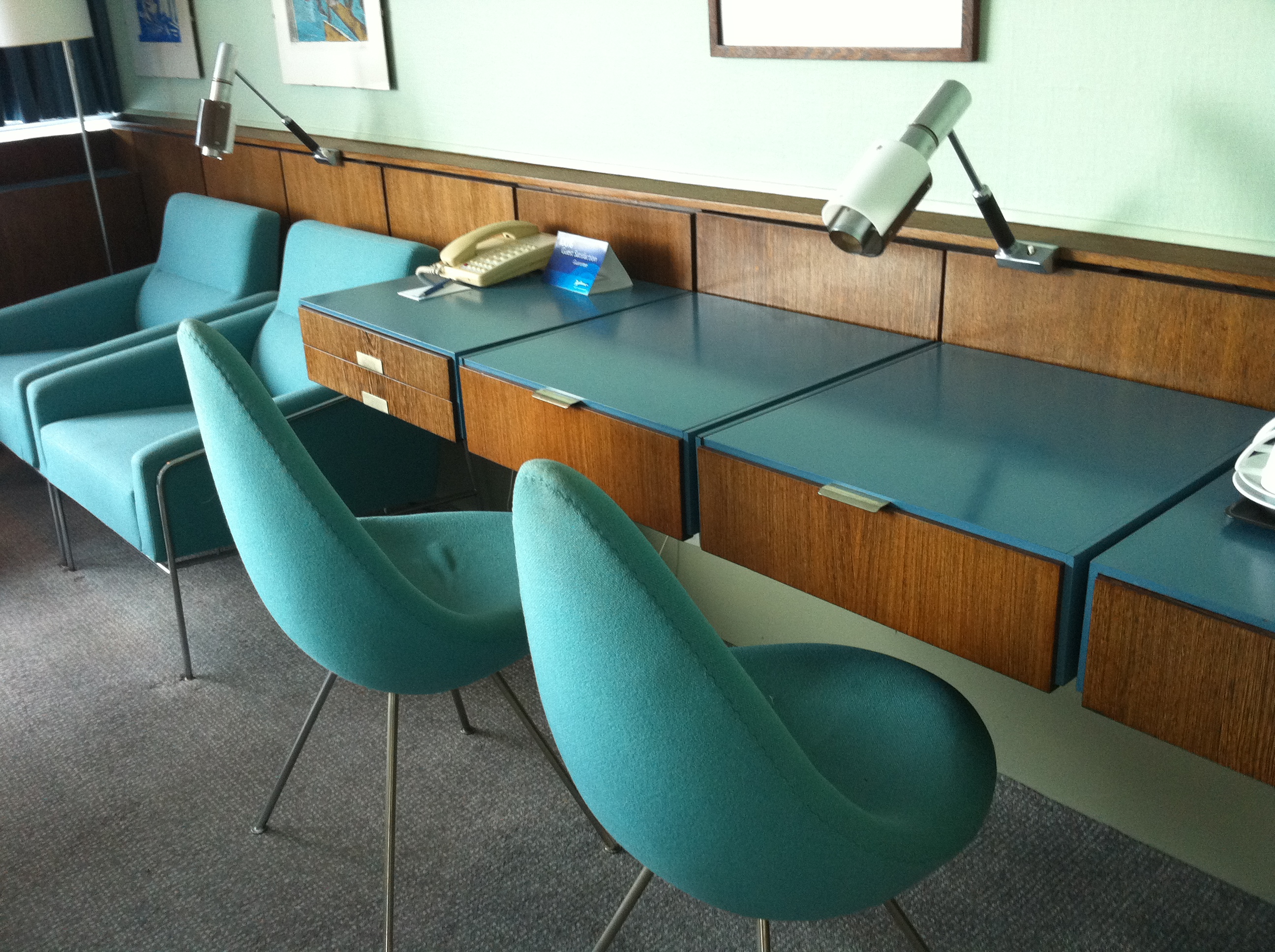 606 アルネ・ヤコブセン・スイート – 石原家はこだわらない