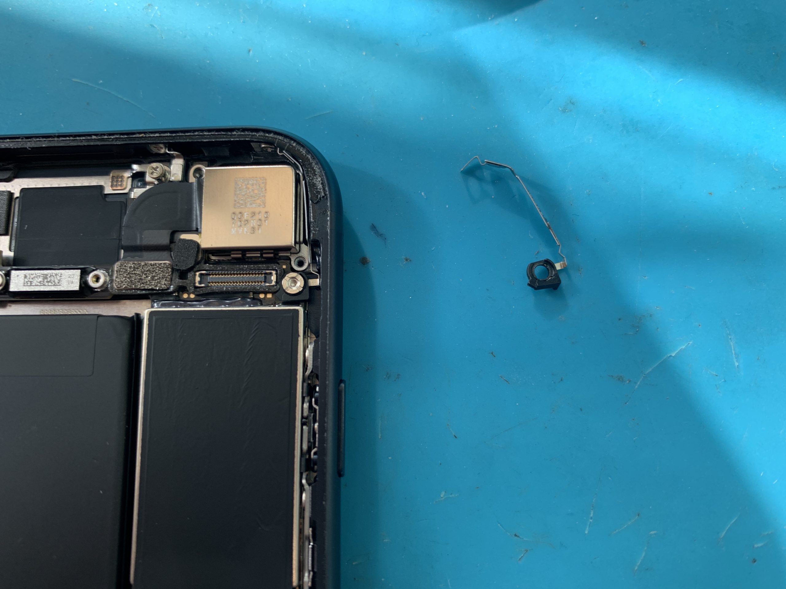 iPhoneSE2 読み取り機能の不具合修理【練馬店】 - 最長1年保証