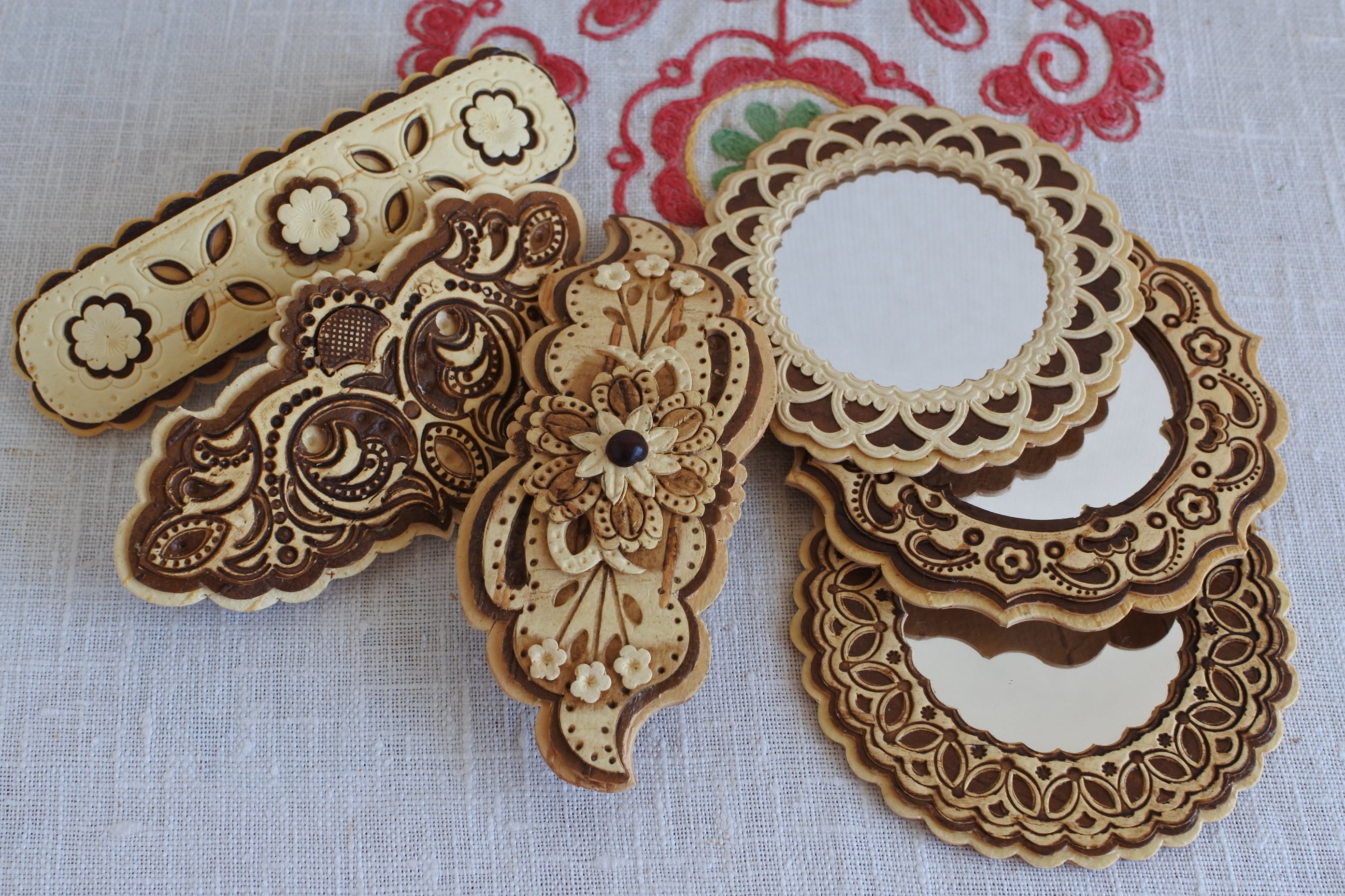 白樺細工ベレスタ 白樺樹皮 ハンドメイド ロシア民芸品 小箱