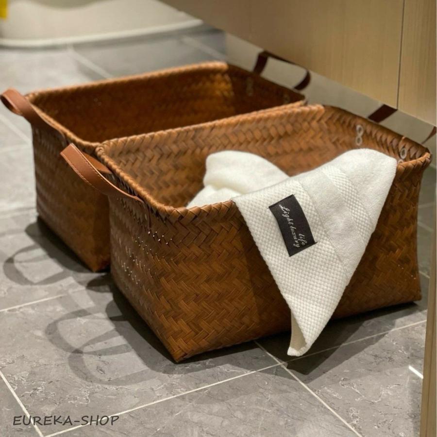 籐編みのレトロな収納ケースです、籐編みのバスケットは高級感が