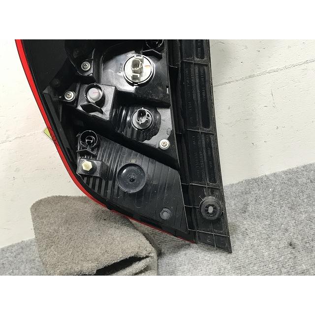 フィット/FIT GK3/GK4/GK5/GK6 純正 右 テールランプ/ライト/レンズ