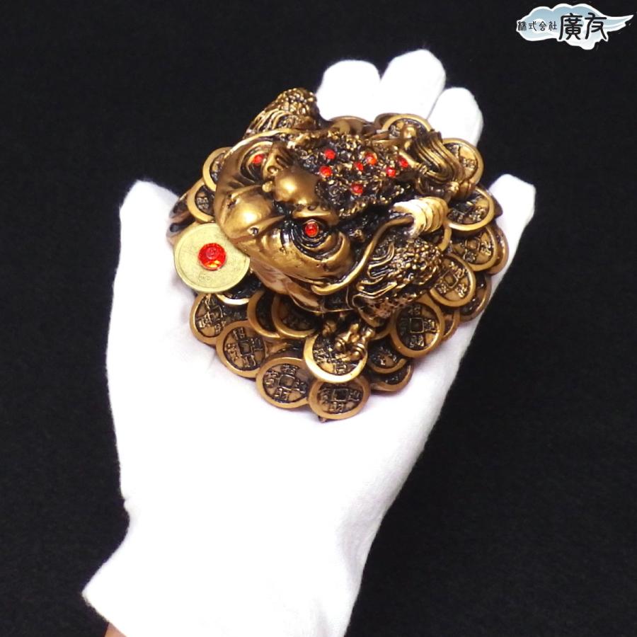 開運 三脚蛙 三本足 カエル 置物 金色 風水 玄関 縁起 かわいい 三脚
