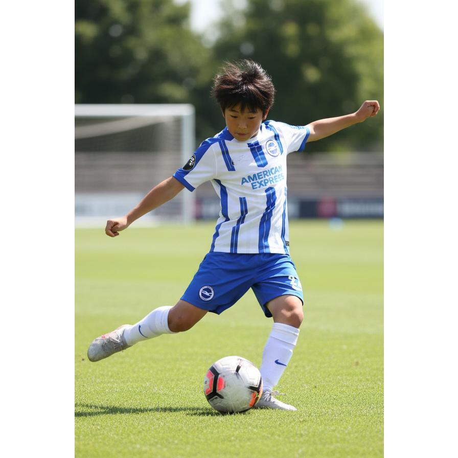 三笘薫 ユニフォーム ブライトン ホームイメージ 袖のデザイン変更あり