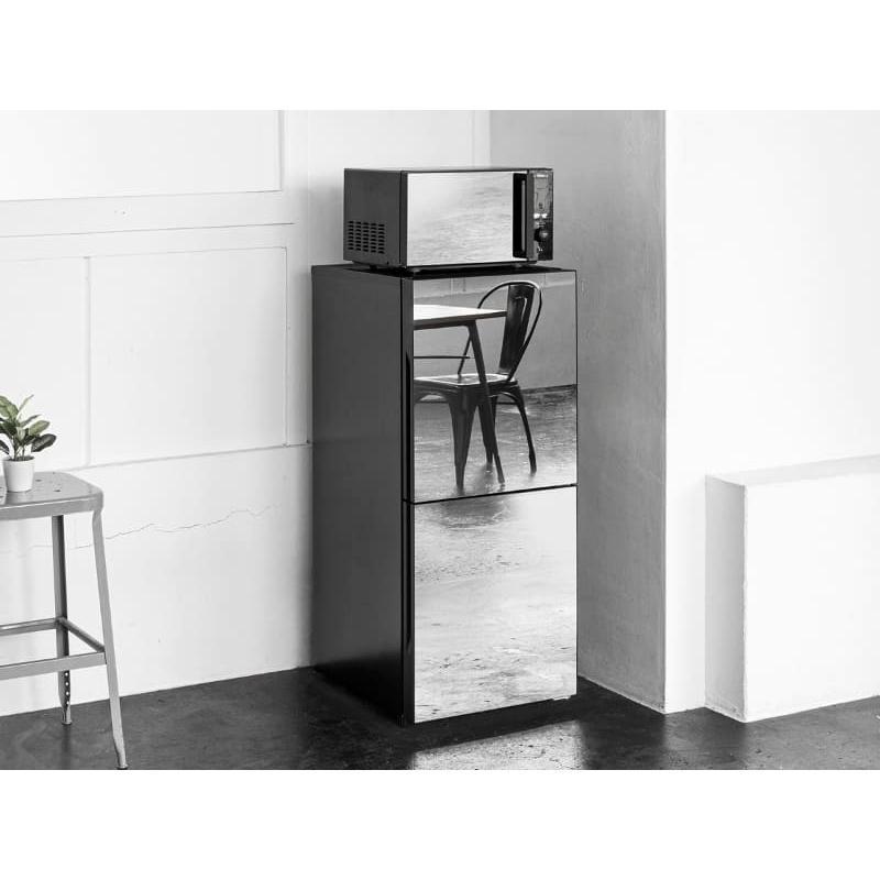 2ドアコンパクト冷凍冷蔵庫 高級感のあるブラックミラーガラス扉 空間