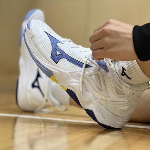 MIZUNO（ミズノ） ミズノ公式直営店限定 ウエーブモーメンタム 3