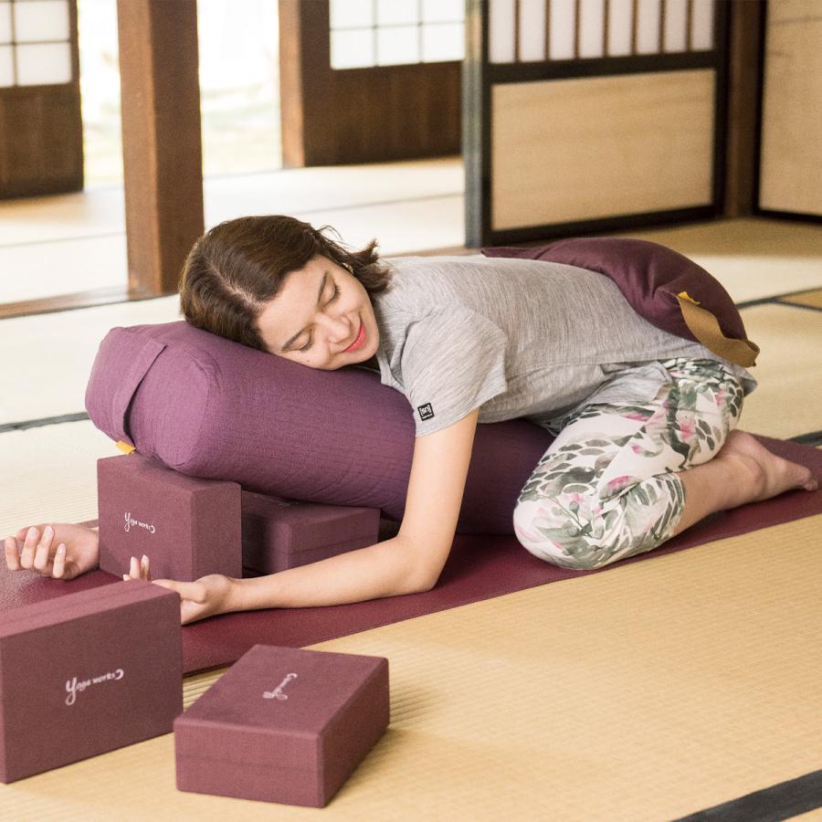 ヨガワークス ボルスター yogaworks プロップス 送料無料 瞑想 ヨガ