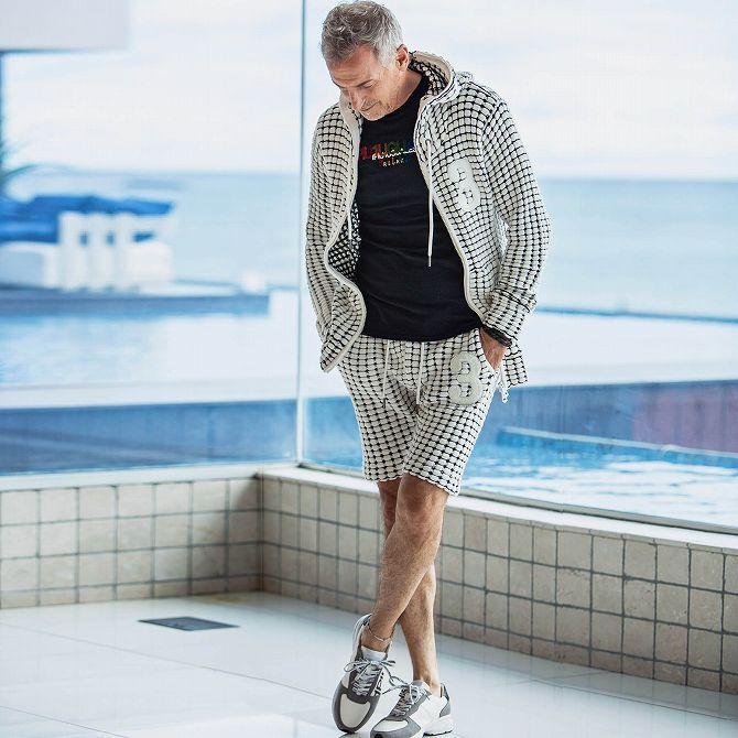 1PIU1UGUALE3 RELAX ウノピゥウノウグァーレトレ 3ロゴビッグワッフル