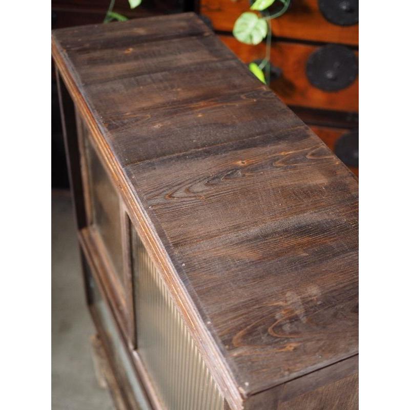 昭和レトロなモールガラス食器棚 昭和中期 古録展 送料別 Iサイズ 中古