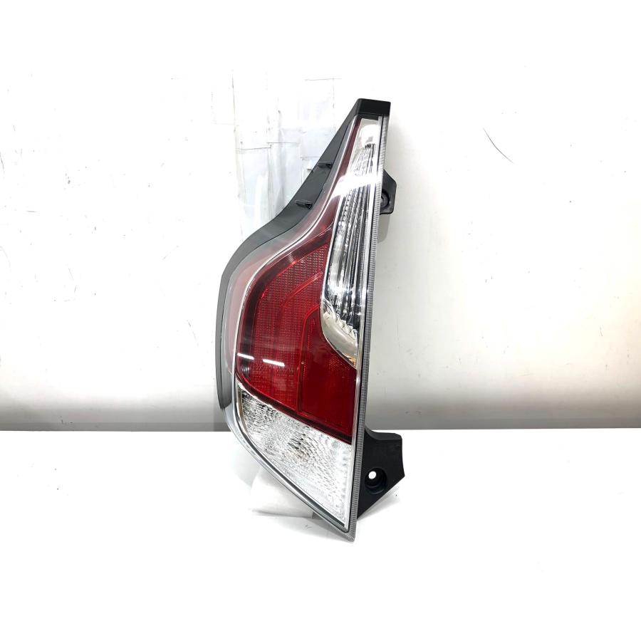 トヨタ アクア NHP10 中期 純正 テールランプ 左 81551-52D01