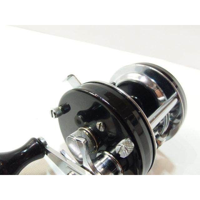 アブ アンバサダー 5000C 黒 76年 山型 ABU Ambassadeur 右巻き ベイト