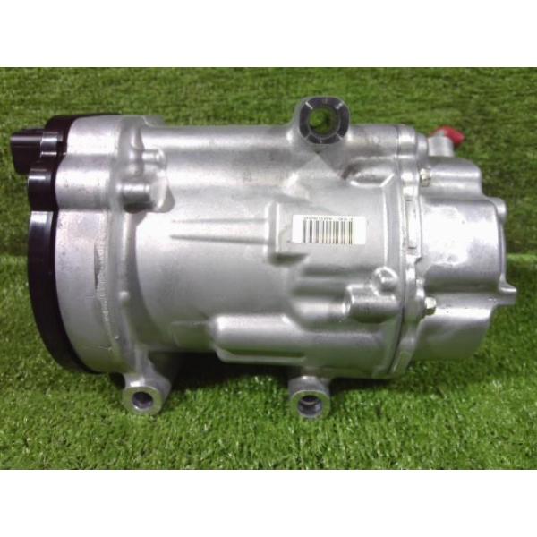 ヴォクシー 6AA-ZWR95W エアコンコンプレッサー ハイブリッドS-Z 4WD 7