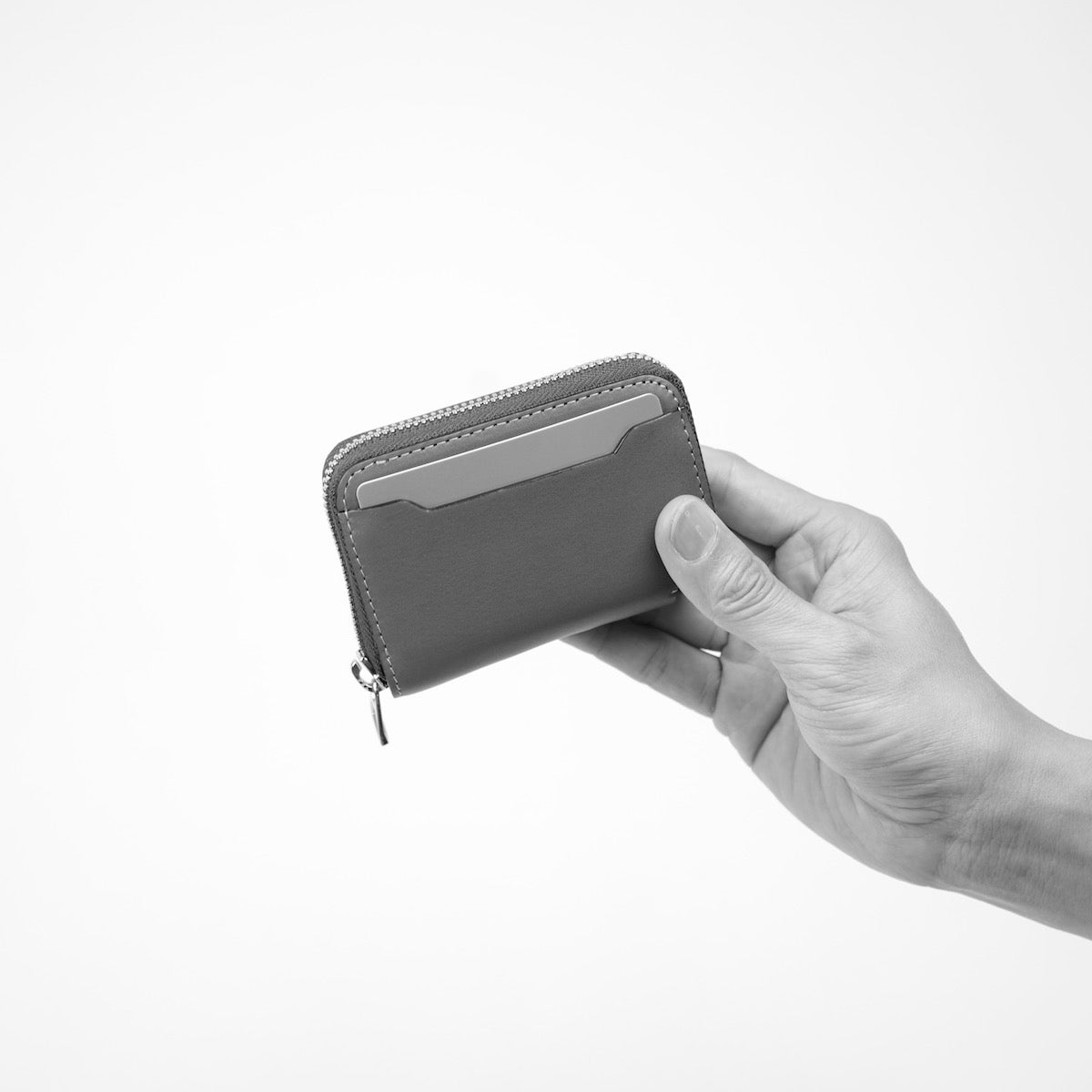 CRISTY COIN CARD WLT｜伝統工芸 × 黒桟革ミニ財布｜漆仕上げの高級