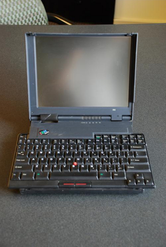 フォトレポート：分解、「IBM ThinkPad 701c」--バタフライキーボード