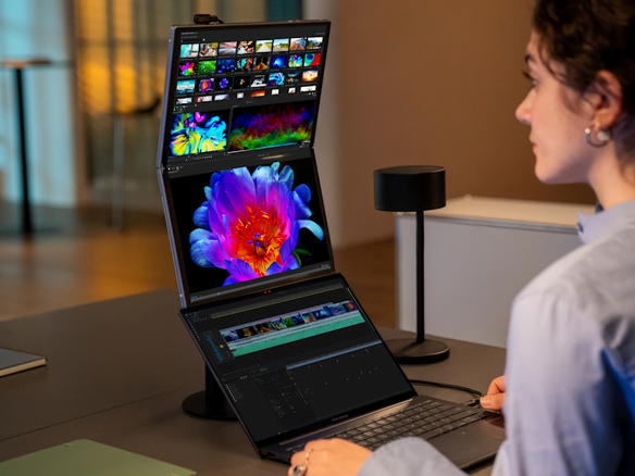 ASUS、折りたためる17型ディスプレイ「ZenScreen Fold OLED」を発表