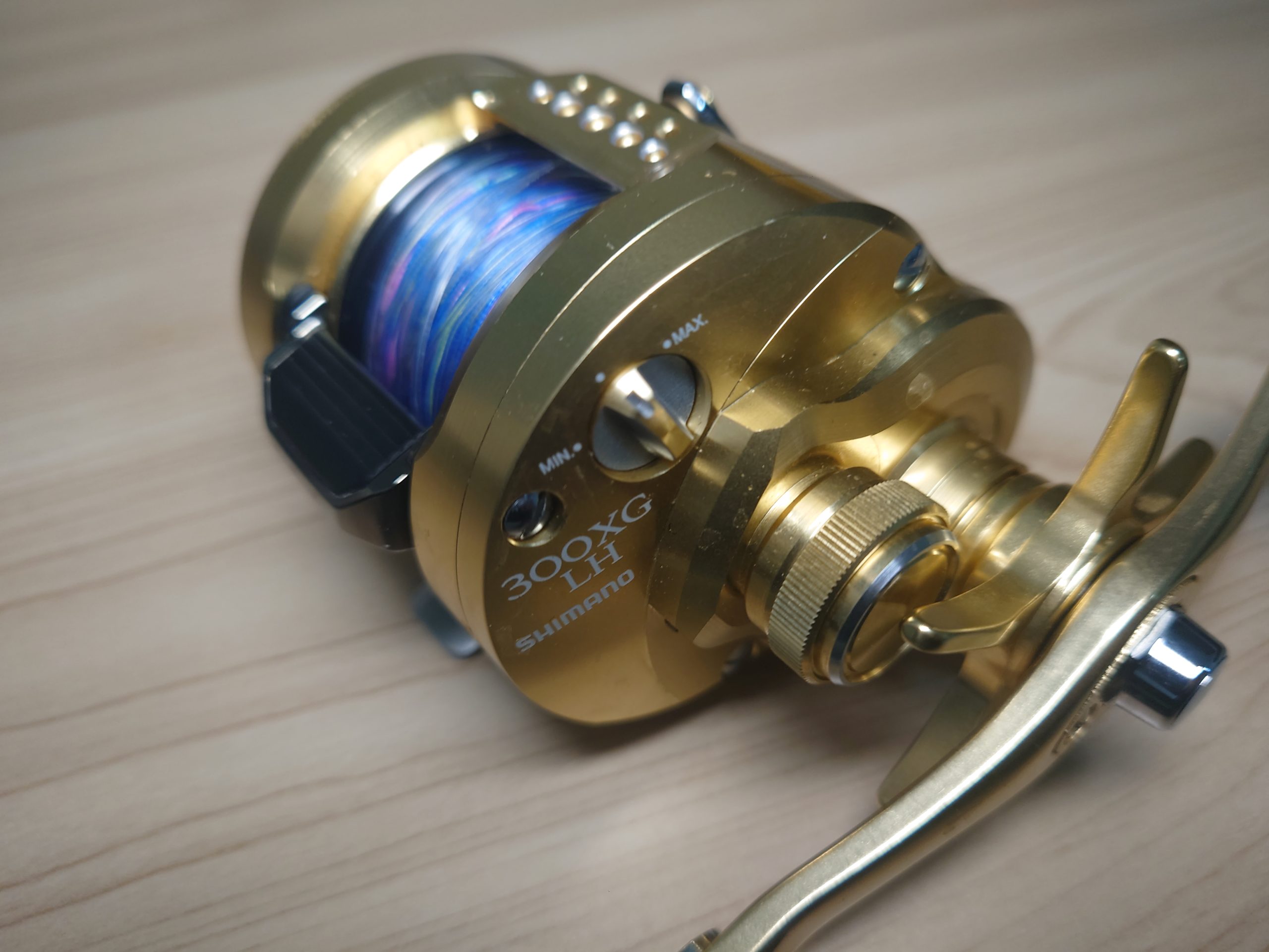 シマノ 23 カルカッタコンクエスト MD 300 XGLH 右ハンドル 【公式通販】