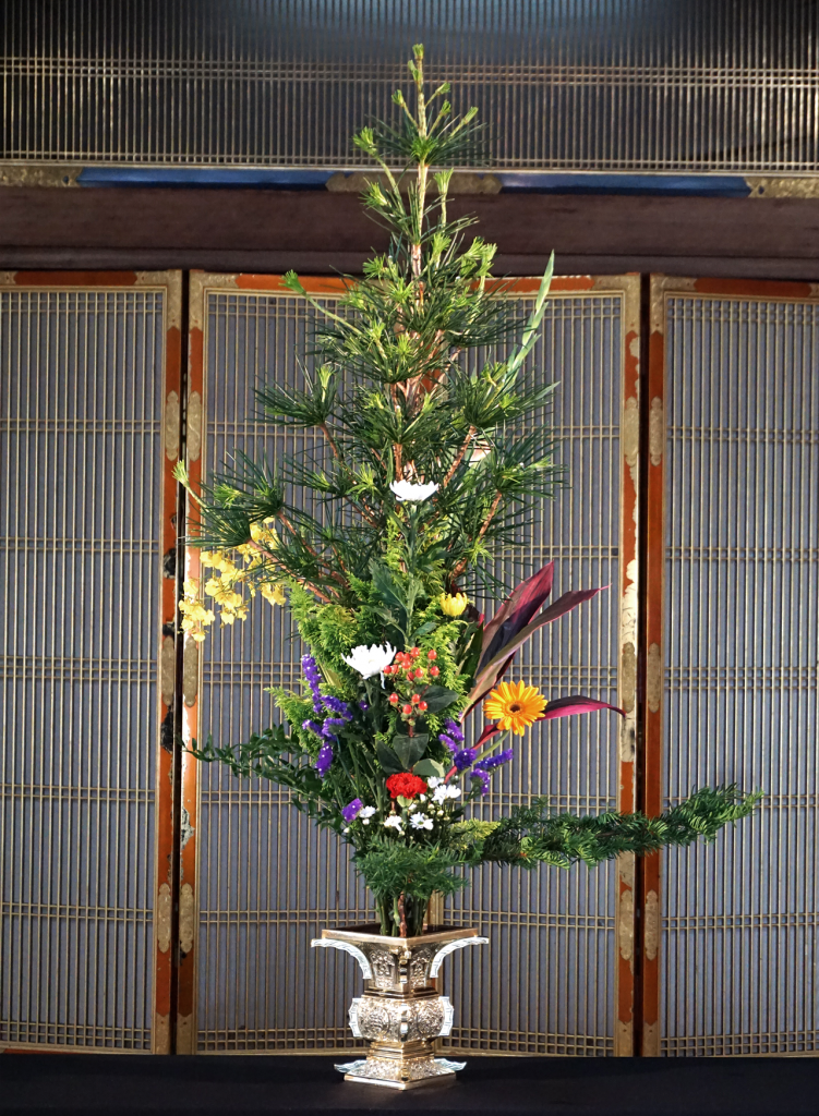 東本願寺の仏花・真宗大谷派宗務所 グラフ 真宗本廟(東本願寺)の仏花