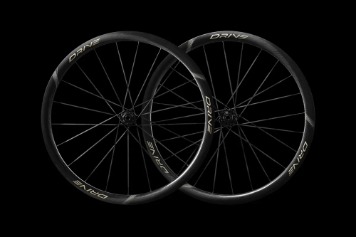 Drive 65D エアロダイナミクスに優れた超軽量ロードバイク カーボン