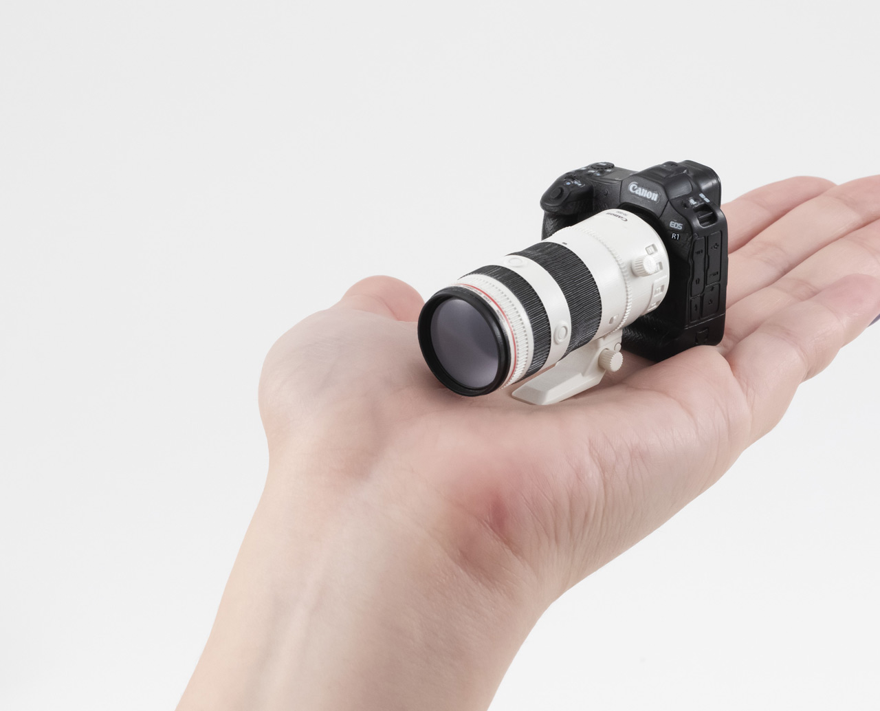 キヤノンの歴代名機5種がミニチュアで登場。バンダイの「ガシャポン