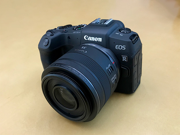 キヤノン、フルサイズミラーレスカメラ「EOS RP」の発売日が決定