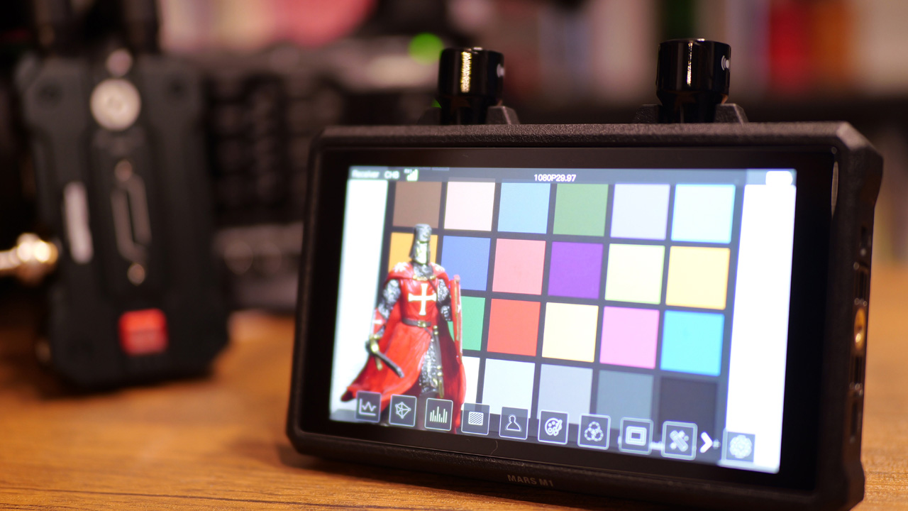 現場はシンプルに、モニタリングは効果的に。 Hollyland「Mars M1