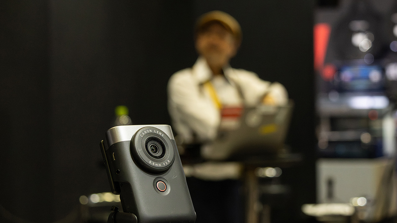 プロも賞賛！キヤノン「PowerShot V10」のすごさ!! YouTuber桜風涼こと