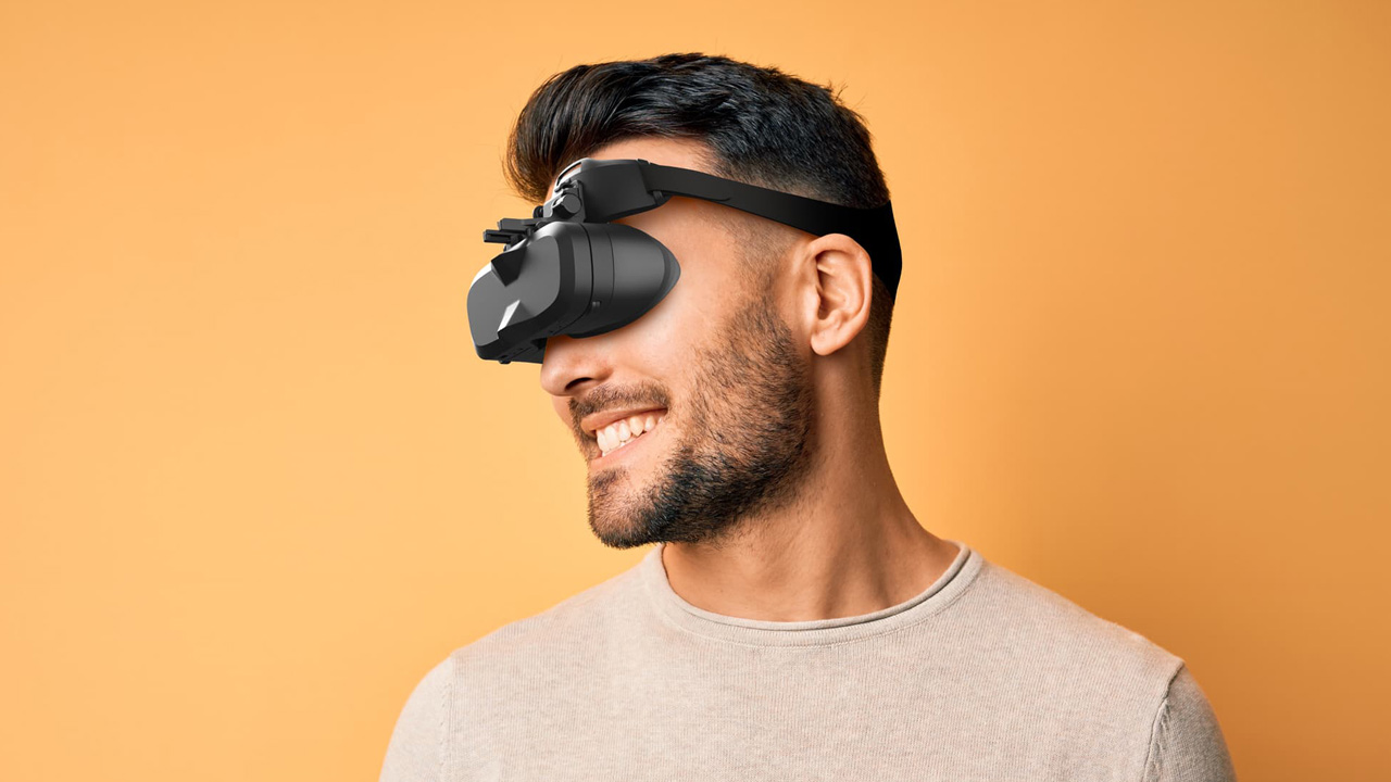 Shiftall、Panasonicと開発した軽量VRヘッドセット「MeganeX