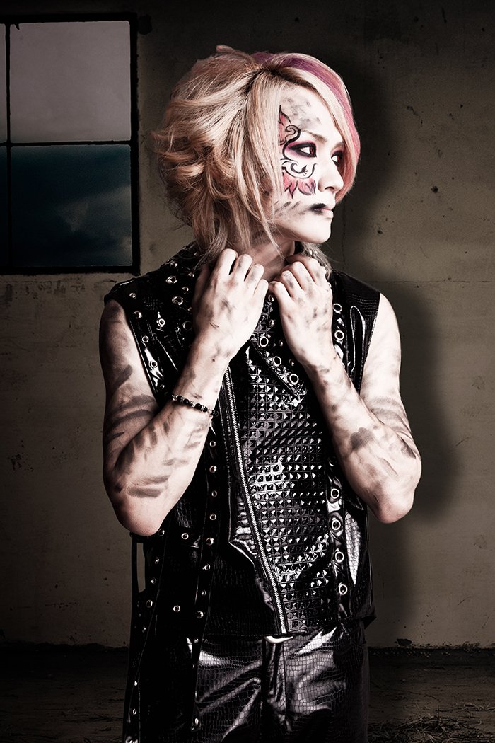 New Band Deviloof Releases Their First Music Video 