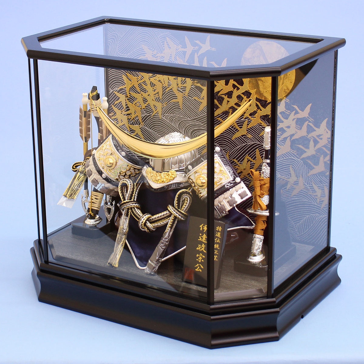 五月人形 兜飾り 幅 70㎝雄山作 豊臣秀吉公之兜 円飾り – 寿鳳人形の東芸