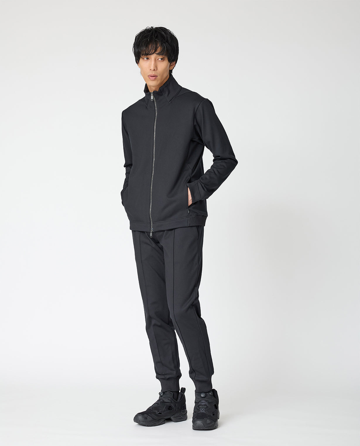 155_QX ウールダブルフェイス ピンタックジョガーパンツ (ブラック