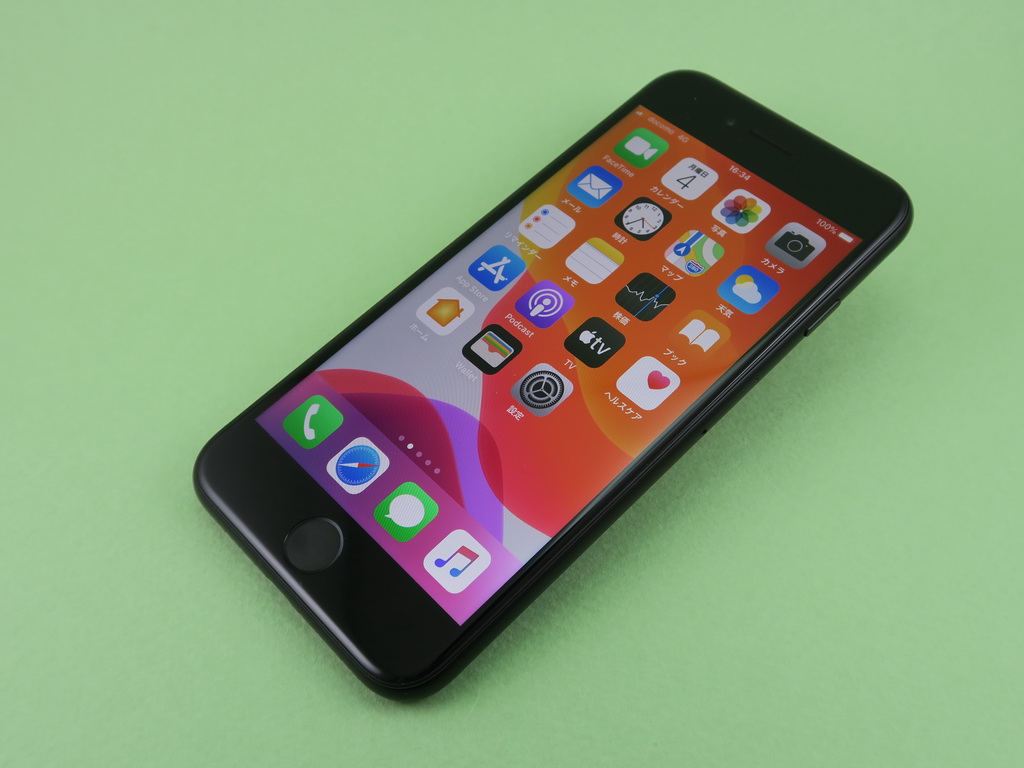 お手頃価格の「iPhone SE（第2世代）」は買い？ 待ち？ それとも