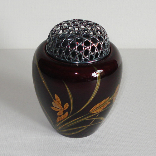 輪島塗 香炉 円筒型 -蘭の蒔絵仕上げ- [黒タメ色]｜輪島市の輪島塗漆器
