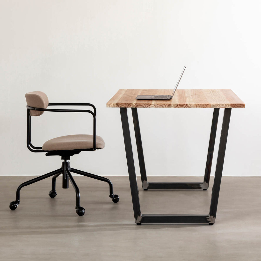 THE TABLE / 無垢 杉 × Black Steel（クリア塗装） – KANADEMONO