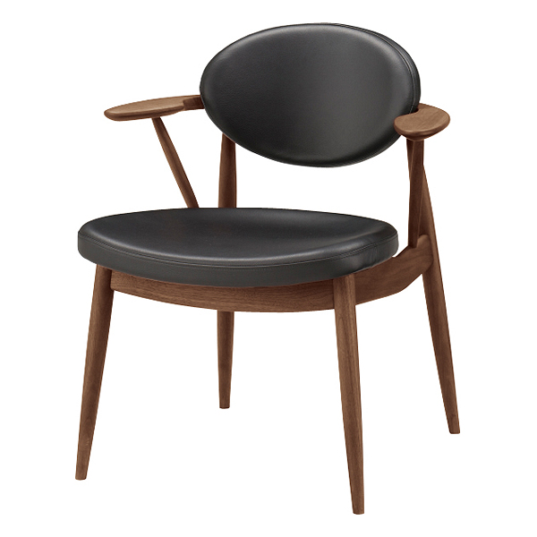 コンパクトながら快適さも妥協しない BOSS STYLE | 国産家具とオーダー