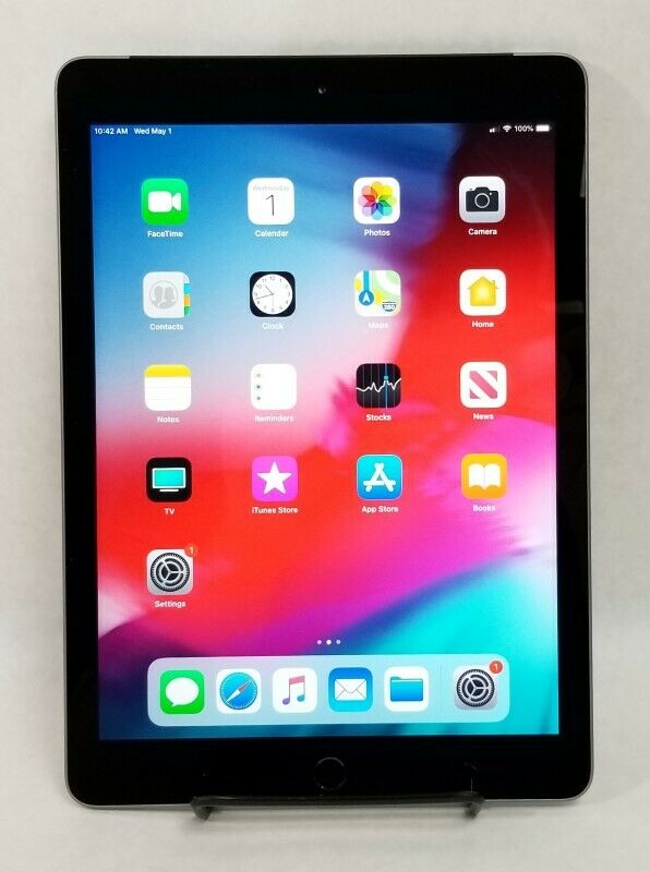 Apple iPad 5th Generation, 9.7in (32GB) Wi-Fi Retina Touch ID