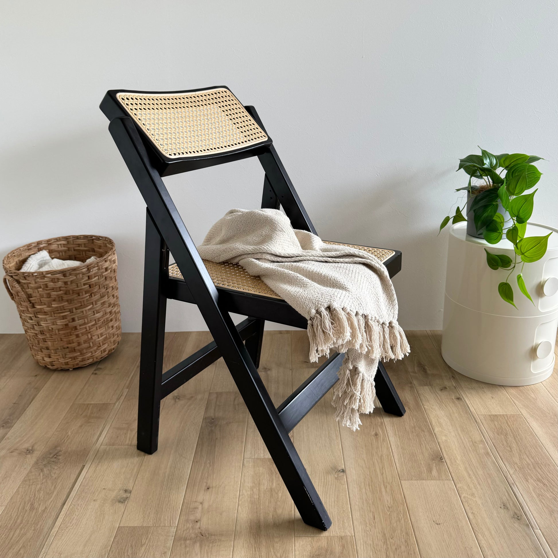 折り畳み式ラタンチェア ブラック – territory