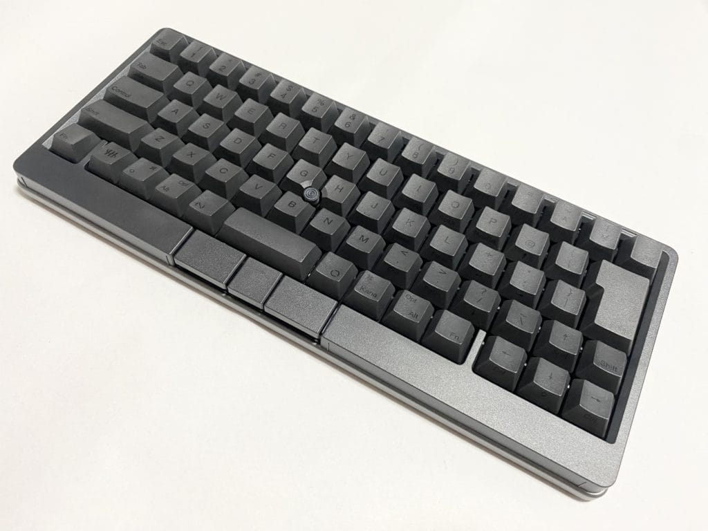 滑らかなメカニカル式とポインティングスティック！属性マシマシのHHKB