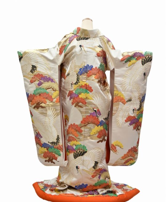 結婚式の色打掛・花嫁用着物|白地に鶴とカラフルな松柄 No.159｜着物