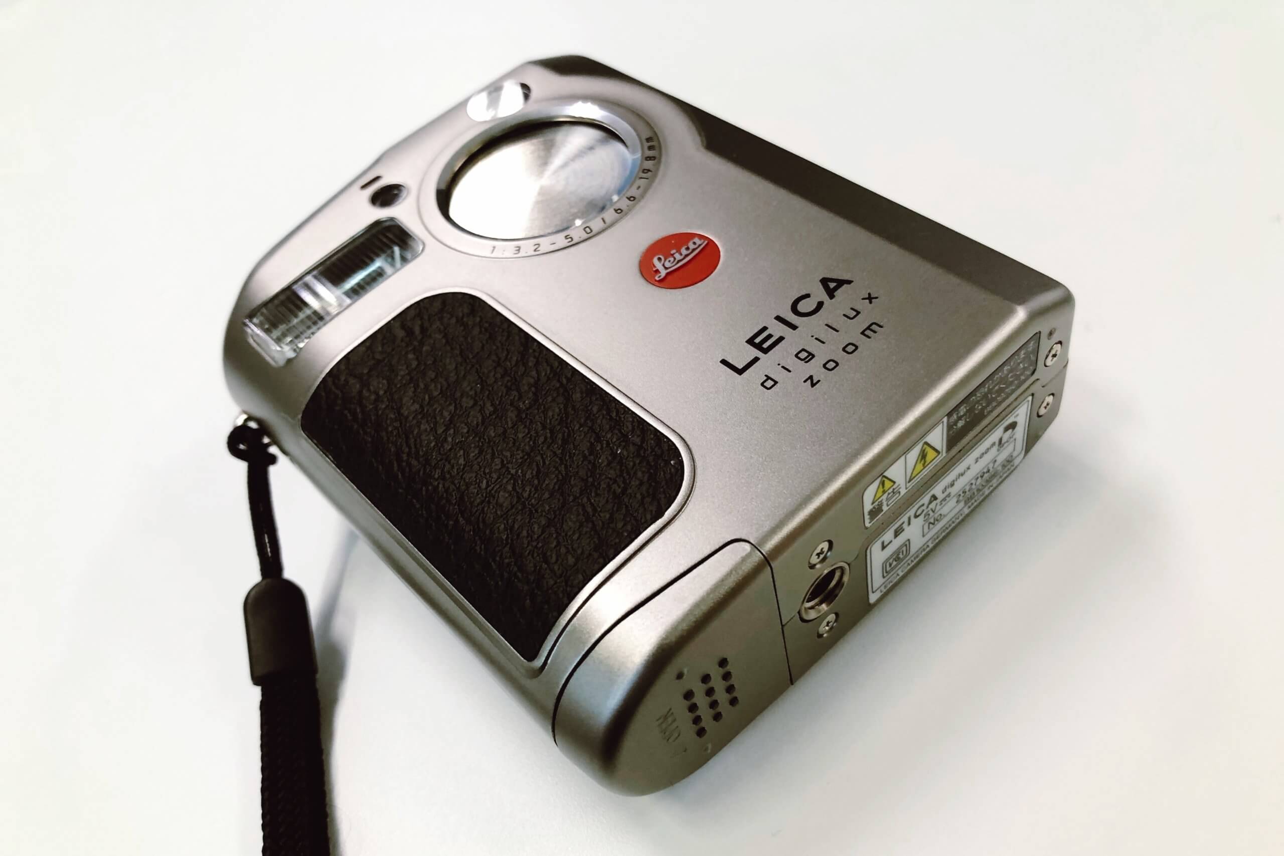 FUJI製 わずか150万画素のライカ、LEICA digilux zoom がやって来た