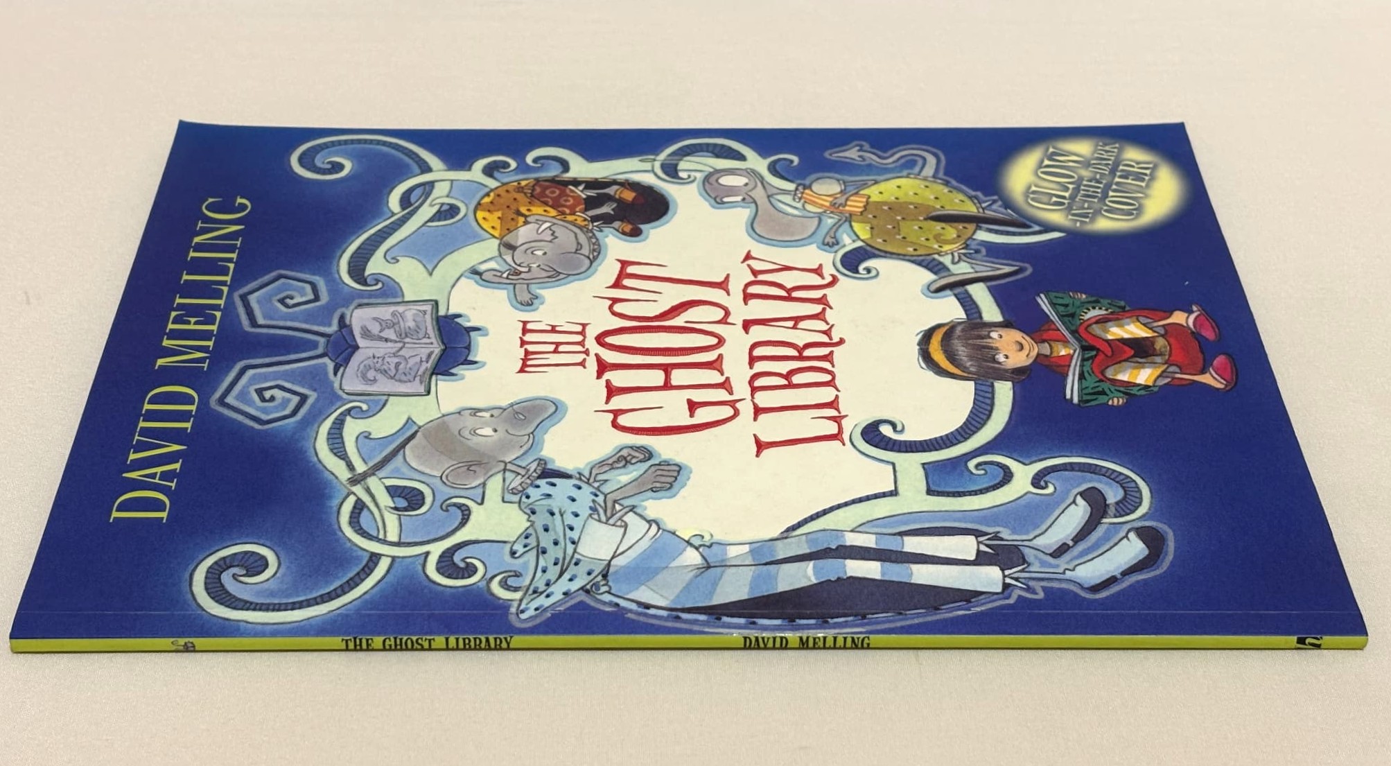 英語絵本】The Ghost Library｜幽霊たちと出会う不思議なお話。読書好