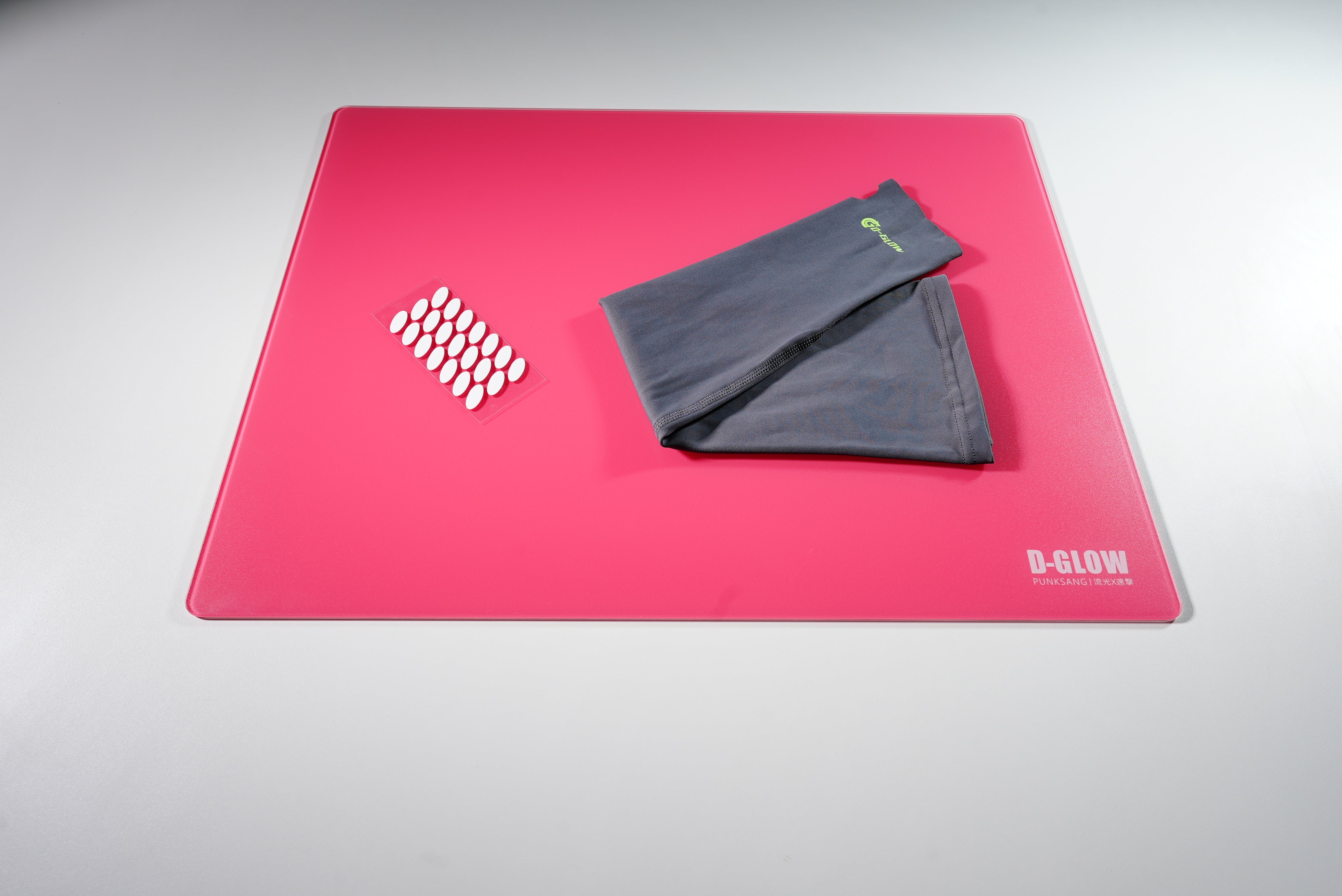 D-GLOW 速 RosePink 【ガラス製マウスパッド】