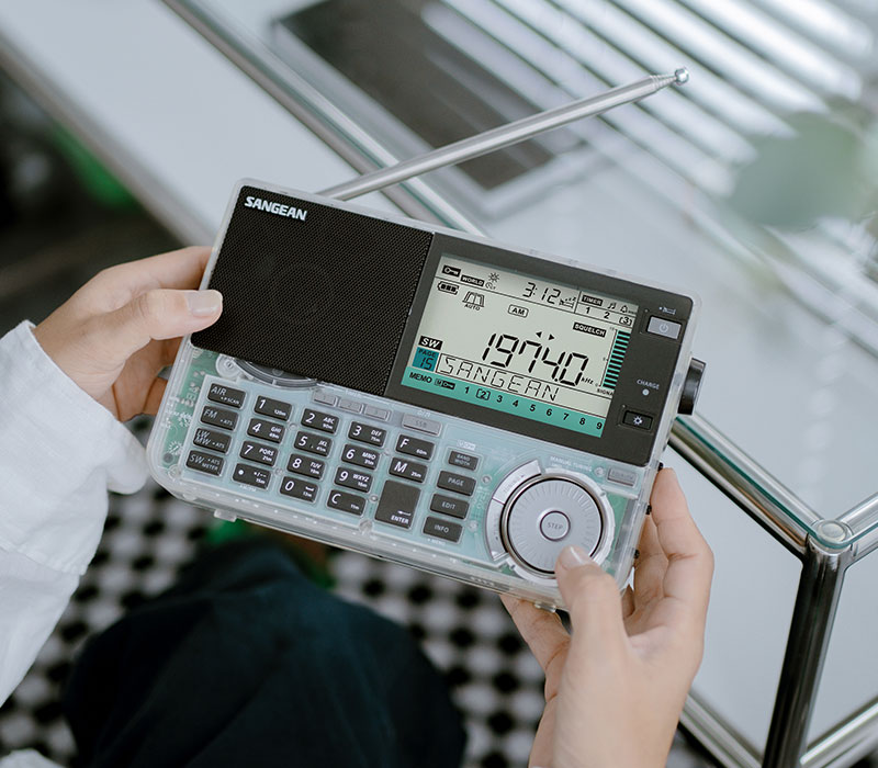 Sangean ATS-909X2J・FM/SW/MW/LW/Airマルチバンドラジオにスケルトン