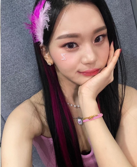 VIVIZ」オムジ、ますます大人っぽく綺麗に…元「GFRIEND」メンバーたち