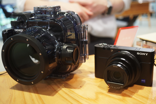 デジタルスチルカメラ「RX100V（DSC-RX100M5A）」、ソニーストアで販売