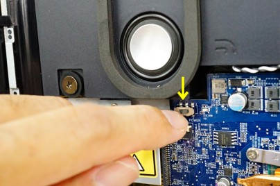 超図解「VAIO Tap 21」の分解方法と、メモリーやストレージの換装方法