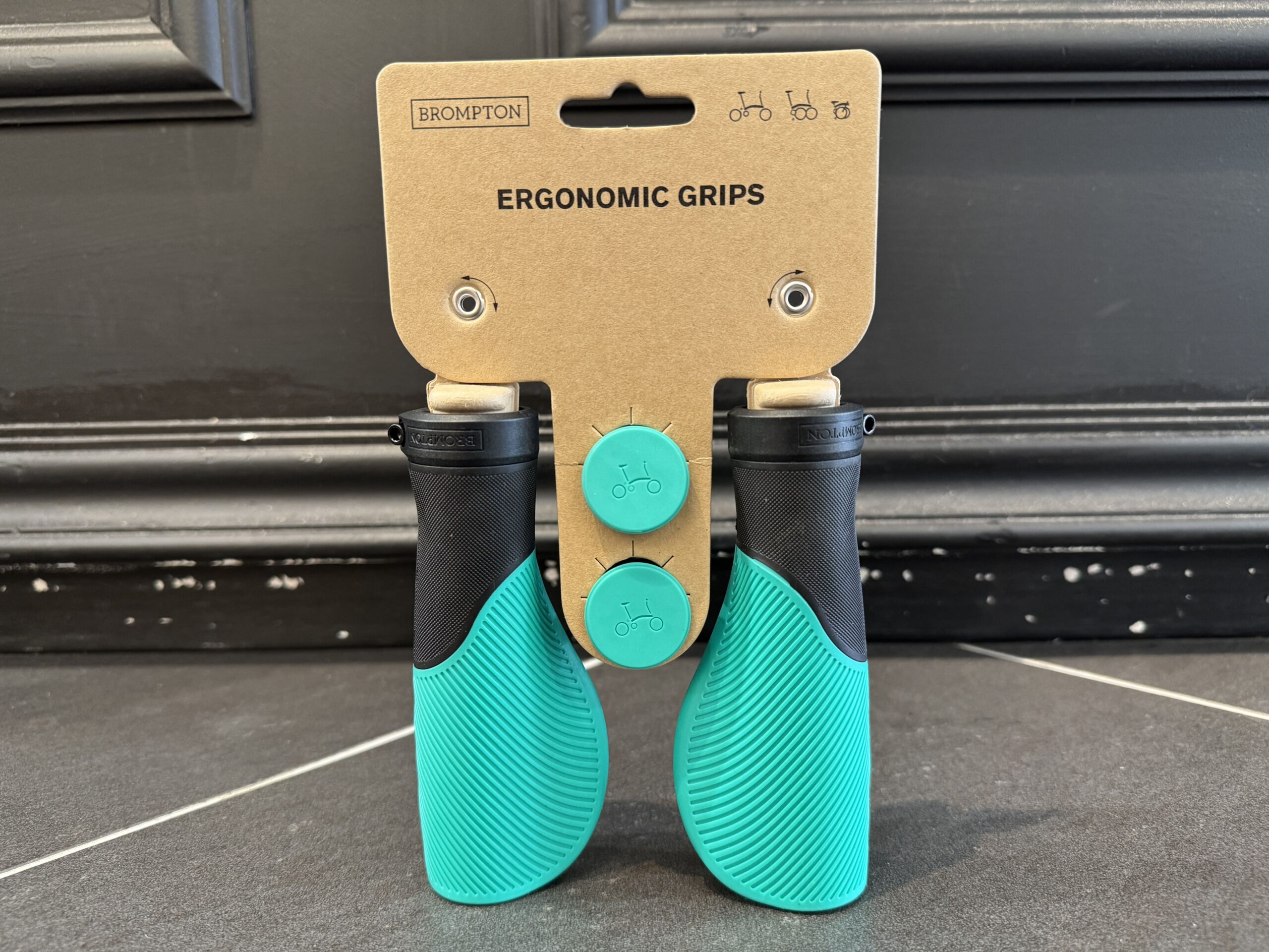 新色登場！Brompton 純正 Ergonomic Grips - LIFE with BICYCLE Daikanyama