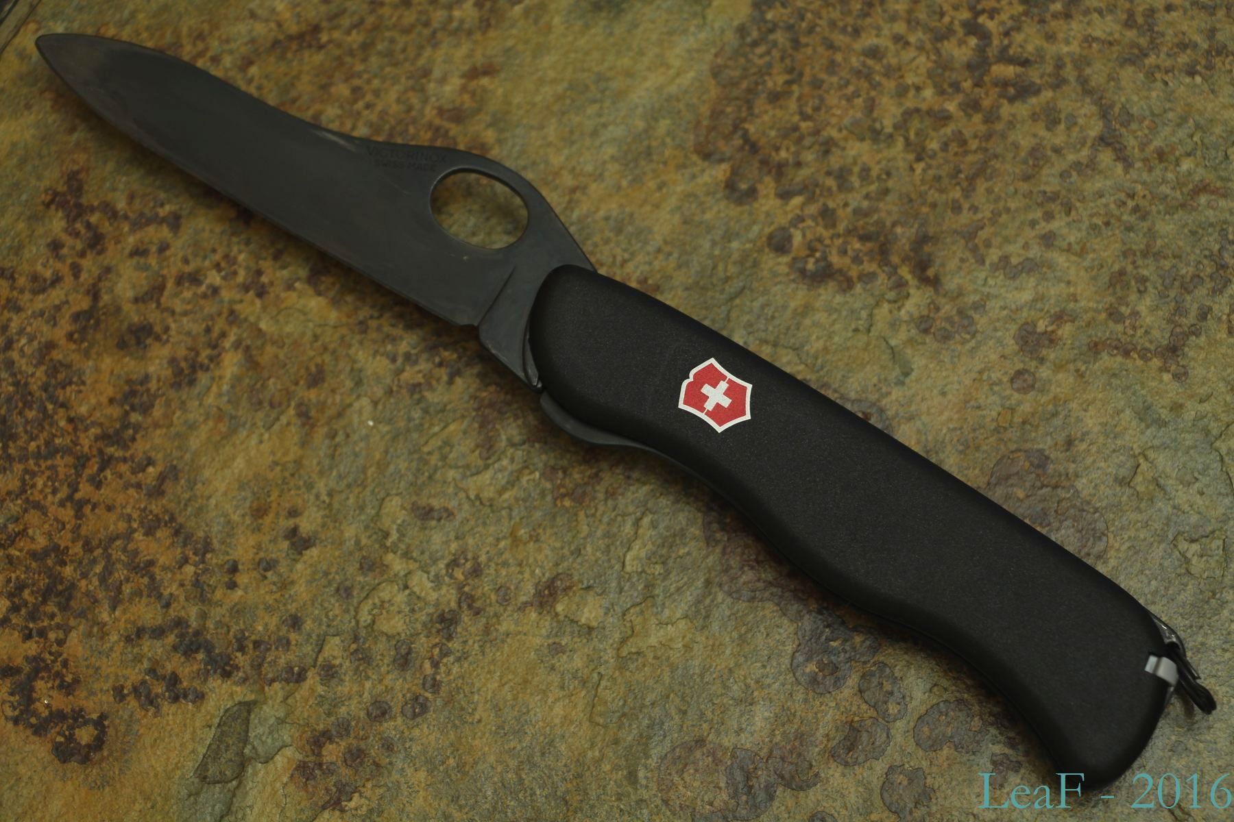 560. Sentinel Black-Oxide – LeaF's Victorinox knives collection