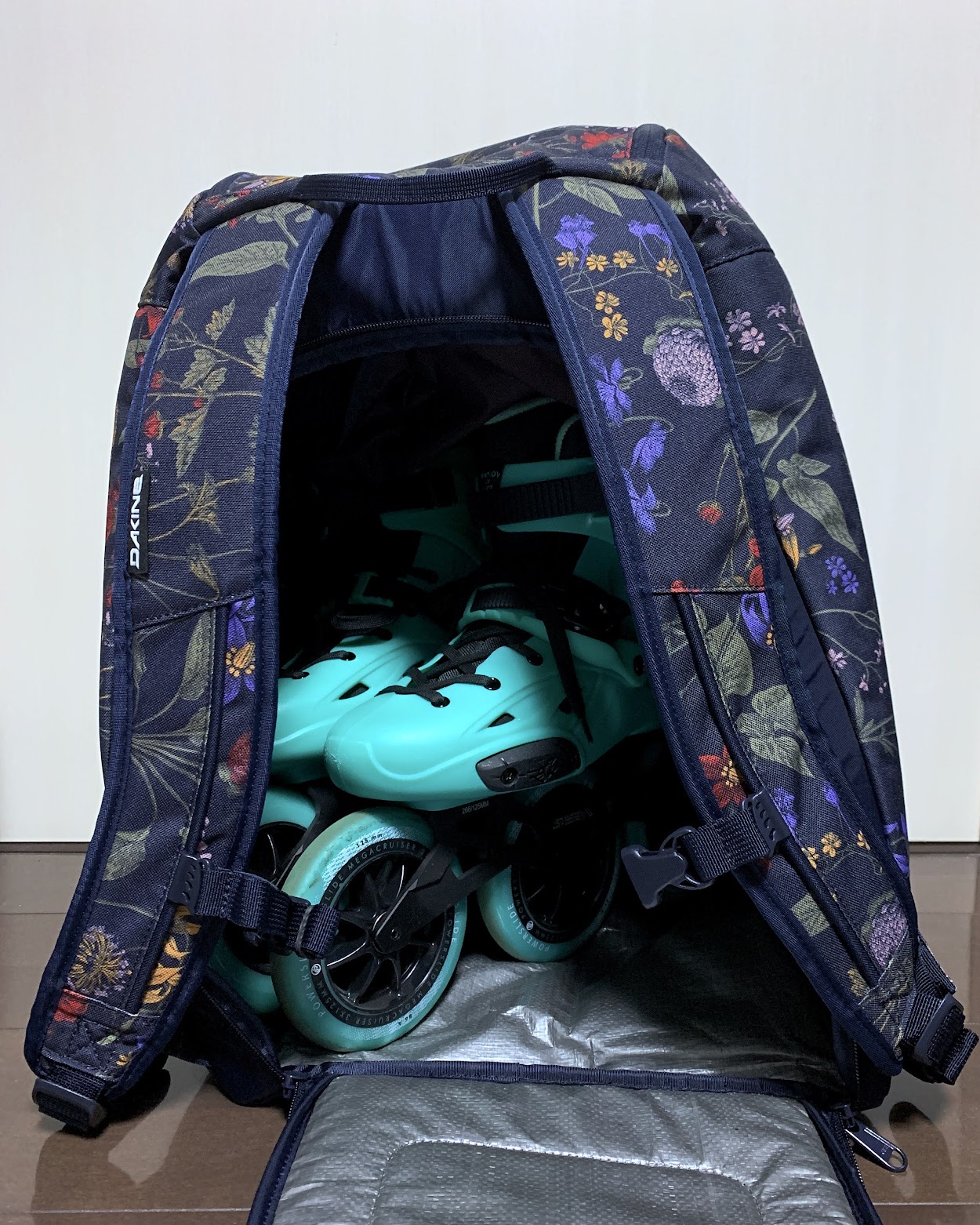 インラインスケートブーツも収納可能なリュック「Boot Pack 50L